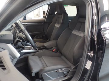 Audi A3 Sportback 30 TFSI Advanced edition Navigatie, Clima controle, Cru