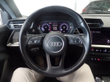 Audi A3 Sportback 30 TFSI Advanced edition Navigatie, Clima controle, Cru
