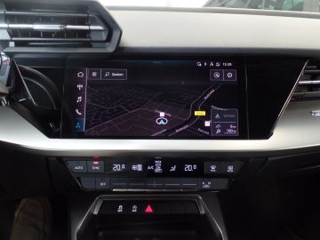 Audi A3 Sportback 30 TFSI Advanced edition Navigatie, Clima controle, Cru