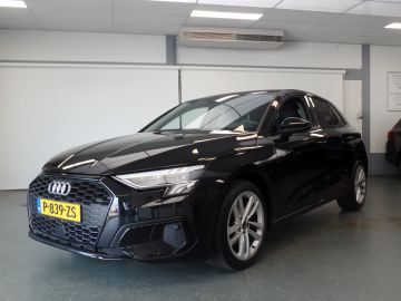 Audi A3 Sportback 30 TFSI Advanced edition Navigatie, Clima controle, Cru