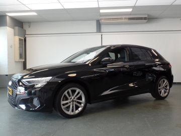 Audi A3 Sportback 30 TFSI Advanced edition Navigatie, Clima controle, Cru