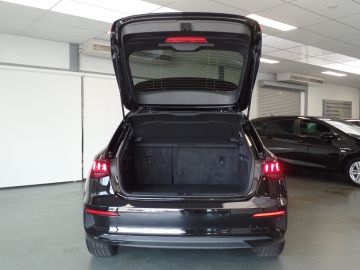 Audi A3 Sportback 30 TFSI Advanced edition Navigatie, Clima controle, Cru