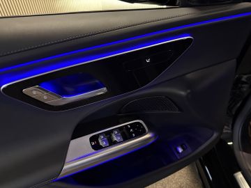 Mercedes-Benz E-Klasse 220D AMG STYLING-PANORAMADAK-NIGHT PAKKET-DISTRONIC-DODEHOEK-COMP