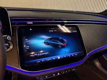 Mercedes-Benz E-Klasse 220D AMG STYLING-PANORAMADAK-NIGHT PAKKET-DISTRONIC-DODEHOEK-COMP