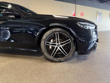 Mercedes-Benz E-Klasse 220D AMG STYLING-PANORAMADAK-NIGHT PAKKET-DISTRONIC-DODEHOEK-COMP