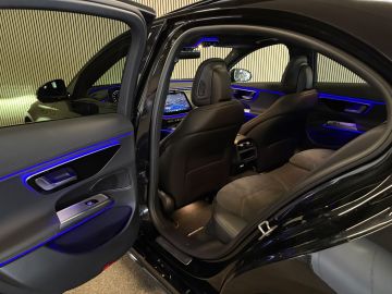 Mercedes-Benz E-Klasse 220D AMG STYLING-PANORAMADAK-NIGHT PAKKET-DISTRONIC-DODEHOEK-COMP