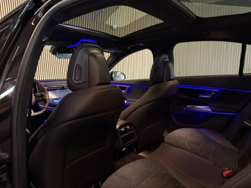 Mercedes-Benz E-Klasse 220D AMG STYLING-PANORAMADAK-NIGHT PAKKET-DISTRONIC-DODEHOEK-COMP