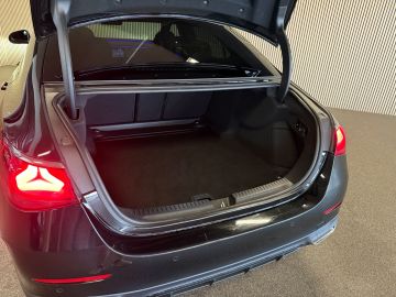 Mercedes-Benz E-Klasse 220D AMG STYLING-PANORAMADAK-NIGHT PAKKET-DISTRONIC-DODEHOEK-COMP