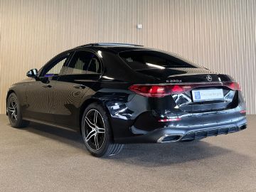 Mercedes-Benz E-Klasse 220D AMG STYLING-PANORAMADAK-NIGHT PAKKET-DISTRONIC-DODEHOEK-COMP