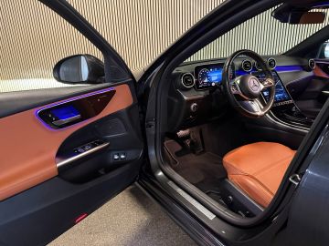 Mercedes-Benz C-Klasse 300e Avantgarde-SOH 99%-PANORAMA-CAMERA-DODE HOEK-APPLE CARPLAY-B