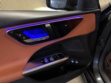 Mercedes-Benz C-Klasse 300e Avantgarde-SOH 99%-PANORAMA-CAMERA-DODE HOEK-APPLE CARPLAY-B
