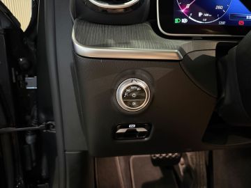 Mercedes-Benz C-Klasse 300e Avantgarde-SOH 99%-PANORAMA-CAMERA-DODE HOEK-APPLE CARPLAY-B