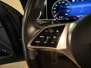 Mercedes-Benz C-Klasse 300e Avantgarde-SOH 99%-PANORAMA-CAMERA-DODE HOEK-APPLE CARPLAY-B