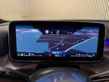 Mercedes-Benz C-Klasse 300e Avantgarde-SOH 99%-PANORAMA-CAMERA-DODE HOEK-APPLE CARPLAY-B