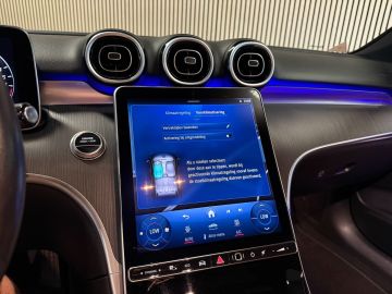 Mercedes-Benz C-Klasse 300e Avantgarde-SOH 99%-PANORAMA-CAMERA-DODE HOEK-APPLE CARPLAY-B