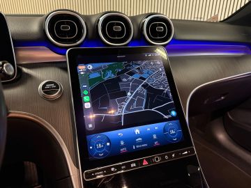 Mercedes-Benz C-Klasse 300e Avantgarde-SOH 99%-PANORAMA-CAMERA-DODE HOEK-APPLE CARPLAY-B