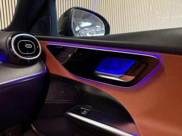 Mercedes-Benz C-Klasse 300e Avantgarde-SOH 99%-PANORAMA-CAMERA-DODE HOEK-APPLE CARPLAY-B