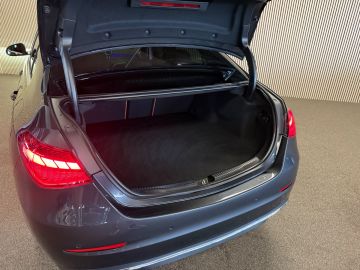 Mercedes-Benz C-Klasse 300e Avantgarde-SOH 99%-PANORAMA-CAMERA-DODE HOEK-APPLE CARPLAY-B