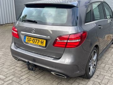 Mercedes-Benz B-Klasse 180 AMG Upgrade Edition - Achteruitrijcamera - Trekhaak etc.