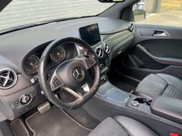 Mercedes-Benz B-Klasse 180 AMG Upgrade Edition - Achteruitrijcamera - Trekhaak etc.