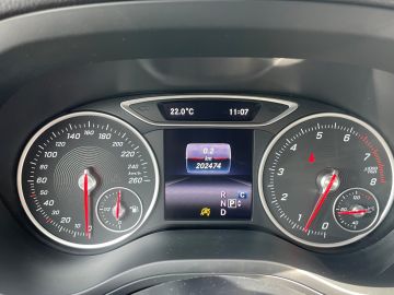 Mercedes-Benz B-Klasse 180 AMG Upgrade Edition - Achteruitrijcamera - Trekhaak etc.