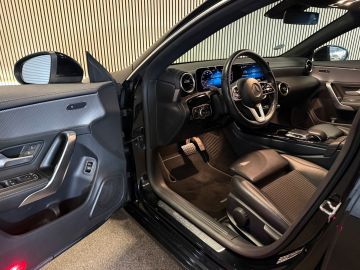 Mercedes-Benz CLA Shooting Brake 220 Progressive-TREKHAAK-WIDESCREEN-CAMERA-ORIG NL