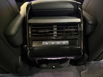 Land Rover Range Rover Sport 3.0 D300 Dynamic SE-PANORAMA-HEAD UP-TREKHAAK-NIEUWPRIJS € 154.00