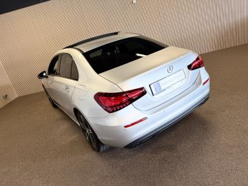 Mercedes-Benz A-Klasse 180 Progressive-NIGHT-PANORAMA-CAMERA-DODEHOEK-KEYLESS-SFEER