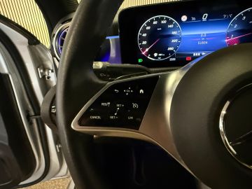 Mercedes-Benz A-Klasse 180 Progressive-NIGHT-PANORAMA-CAMERA-DODEHOEK-KEYLESS-SFEER