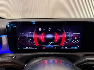 Mercedes-Benz A-Klasse 180 Progressive-NIGHT-PANORAMA-CAMERA-DODEHOEK-KEYLESS-SFEER