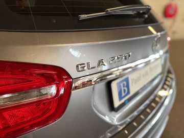 Mercedes-Benz GLA 250 AMG STYLING-CAMERA-COMAND-BI XENON-STOELVERWARMING-TREKHAAK