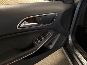Mercedes-Benz GLA 250 AMG STYLING-CAMERA-COMAND-BI XENON-STOELVERWARMING-TREKHAAK