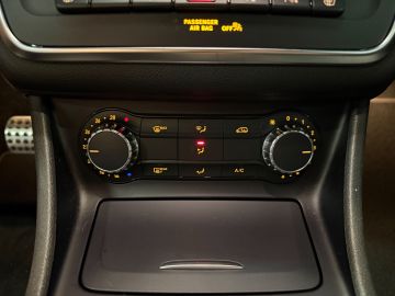 Mercedes-Benz GLA 250 AMG STYLING-CAMERA-COMAND-BI XENON-STOELVERWARMING-TREKHAAK