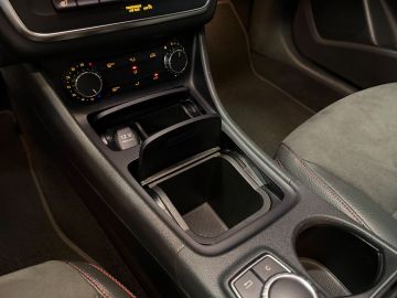 Mercedes-Benz GLA 250 AMG STYLING-CAMERA-COMAND-BI XENON-STOELVERWARMING-TREKHAAK