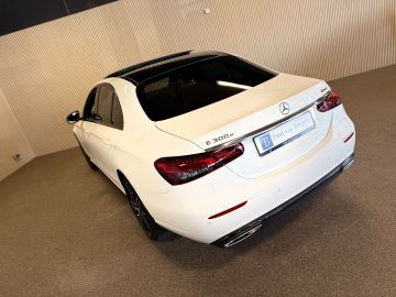 Mercedes-Benz E-Klasse 300e 4 Matic Avantgarde-PANORAMA-NIGHT-WIDESCREEN-CAMERA-SPOORPAK