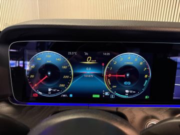 Mercedes-Benz E-Klasse 300e 4 Matic Avantgarde-PANORAMA-NIGHT-WIDESCREEN-CAMERA-SPOORPAK