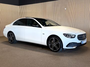 Mercedes-Benz E-Klasse 300e 4 Matic Avantgarde-PANORAMA-NIGHT-WIDESCREEN-CAMERA-SPOORPAK