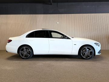 Mercedes-Benz E-Klasse 300e 4 Matic Avantgarde-PANORAMA-NIGHT-WIDESCREEN-CAMERA-SPOORPAK