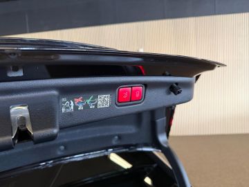 Mercedes-Benz C-Klasse 220D AMG STYLING-MEMORY-PANO-360-HEAD UP-BURMESTER-ZEER COMPLEET