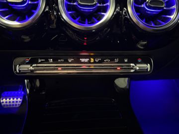 Mercedes-Benz CLA 250e AMG STYLING-PANORAMA-NIGHT-MEMORY-TREKHAAK-CAMERA-ZEER COMPL