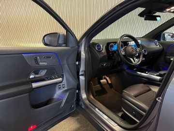 Mercedes-Benz GLA 250e Progressive-PANORAMA-MEMORY-CAMERA-KEYLESS GO-COMPLEET