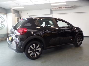 Citroën C3 1.2 PureTech Shine, Navigatie, Clima controle, Cruise controle, E
