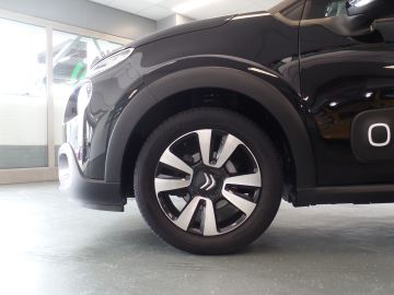 Citroën C3 1.2 PureTech Shine, Navigatie, Clima controle, Cruise controle, E