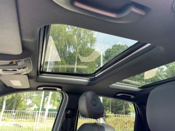 Mercedes-Benz B-Klasse 180 AMG Style - Nightpakket - Achteruitrijcamera - Trekhaak etc e