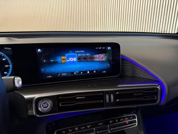 Mercedes-Benz EQC 400 4 Matic 80 kWh AMG STYLING-SOH 94%-SCHUIFDAK-HEAD UP-MEMORY-S