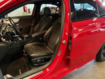 Mercedes-Benz A-Klasse 200 Sedan AMG STYLING-PANORAMA-NIGHT-CAMERA-WIDESCREEN-APPLE CARP