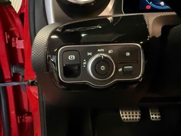 Mercedes-Benz A-Klasse 200 Sedan AMG STYLING-PANORAMA-NIGHT-CAMERA-WIDESCREEN-APPLE CARP