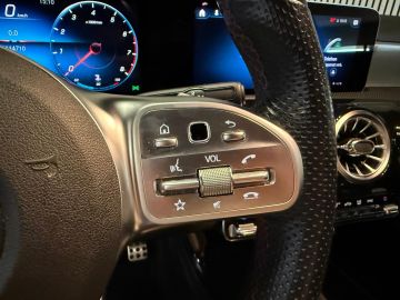 Mercedes-Benz A-Klasse 200 Sedan AMG STYLING-PANORAMA-NIGHT-CAMERA-WIDESCREEN-APPLE CARP