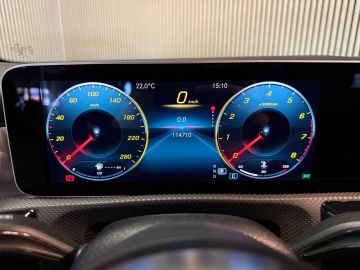 Mercedes-Benz A-Klasse 200 Sedan AMG STYLING-PANORAMA-NIGHT-CAMERA-WIDESCREEN-APPLE CARP