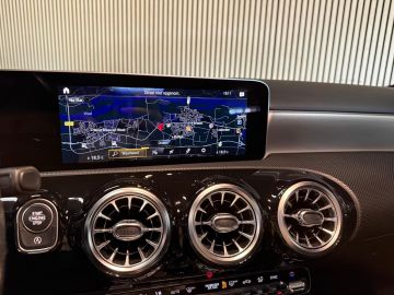 Mercedes-Benz A-Klasse 200 Sedan AMG STYLING-PANORAMA-NIGHT-CAMERA-WIDESCREEN-APPLE CARP